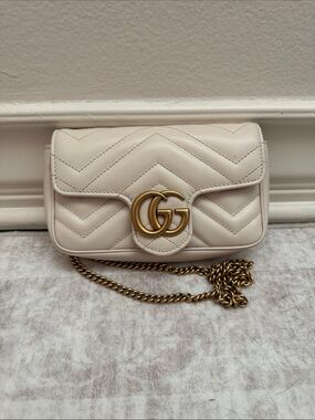 AUTHENTIC Gucci Small Matelassé Crossbody Bag in Cream with Gold Hardware